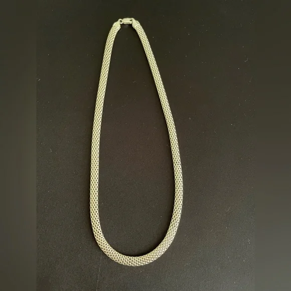18” Sterling Silver mesh weave necklace. Beautifully crafted. Excellent cond. - Picture 1 of 3